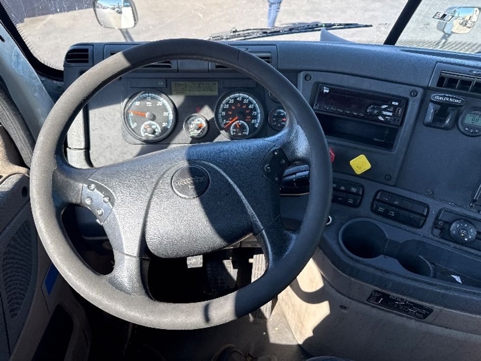 Day Cab Tractor-Heavy Duty Tractors-Freightliner-2018-Cascadia 12564ST-West Sacramento-CA-438,307\n\t\tmiles-$ 34,750 - Image 11