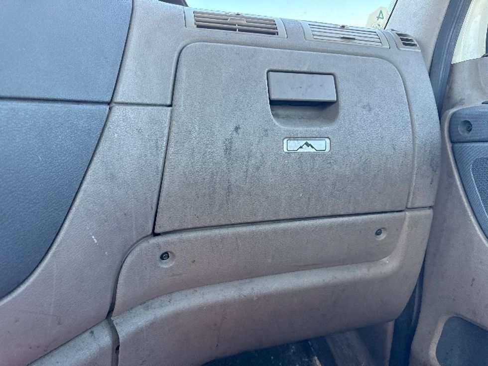 Day Cab Tractor-Heavy Duty Tractors-Freightliner-2018-Cascadia 12564ST-West Sacramento-CA-438,307\n\t\tmiles-$ 34,750 - Image 13