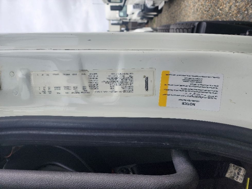 Day Cab Tractor-Heavy Duty Tractors-Freightliner-2018-Cascadia 12564ST-West Sacramento-CA-438,307\n\t\tmiles-$ 34,750 - Image 17