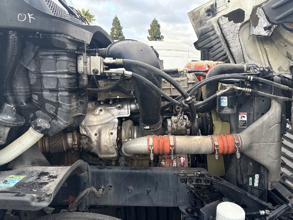 Day Cab Tractor-Heavy Duty Tractors-Freightliner-2018-Cascadia 12564ST-West Sacramento-CA-440,125\n\t\tmiles-$ 34,500 - Image 15