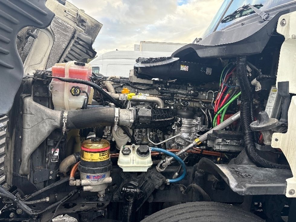 Day Cab Tractor-Heavy Duty Tractors-Freightliner-2018-Cascadia 12564ST-West Sacramento-CA-440,125\n\t\tmiles-$ 34,500 - Image 16