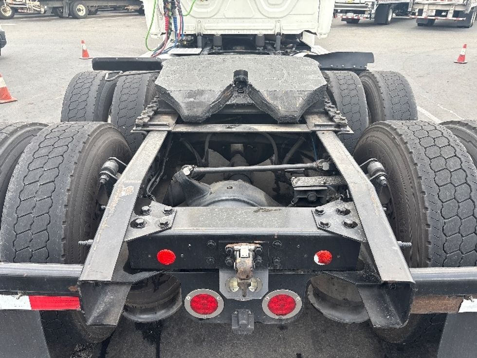 Day Cab Tractor-Heavy Duty Tractors-Freightliner-2018-Cascadia 12564ST-West Sacramento-CA-440,125\n\t\tmiles-$ 34,500 - Image 6