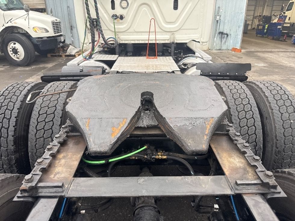 Day Cab Tractor-Heavy Duty Tractors-Freightliner-2018-Cascadia 12564ST-West Sacramento-CA-454,927\n\t\tmiles-$ 34,000 - Image 6