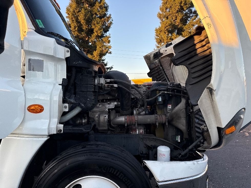Day Cab Tractor-Heavy Duty Tractors-Freightliner-2018-Cascadia 12564ST-West Sacramento-CA-456,927\n\t\tmiles-$ 37,250 - Image 15