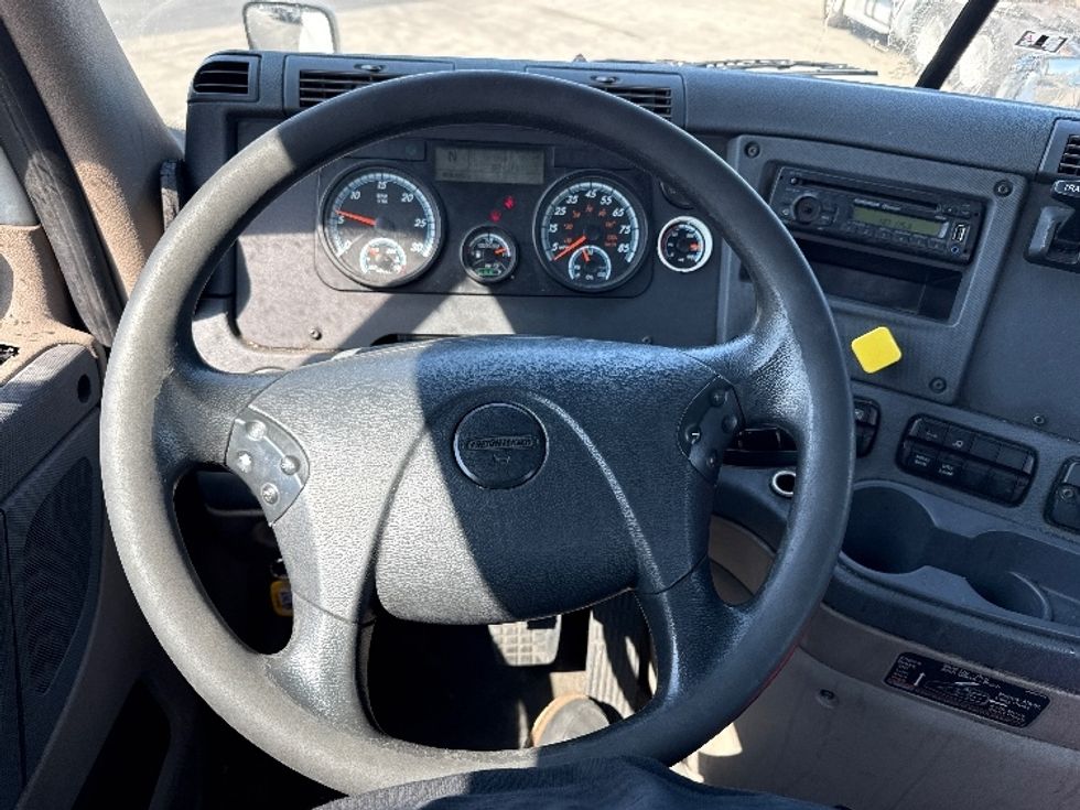 Day Cab Tractor-Heavy Duty Tractors-Freightliner-2018-Cascadia 12564ST-West Sacramento-CA-459,559\n\t\tmiles-$ 35,750 - Image 11