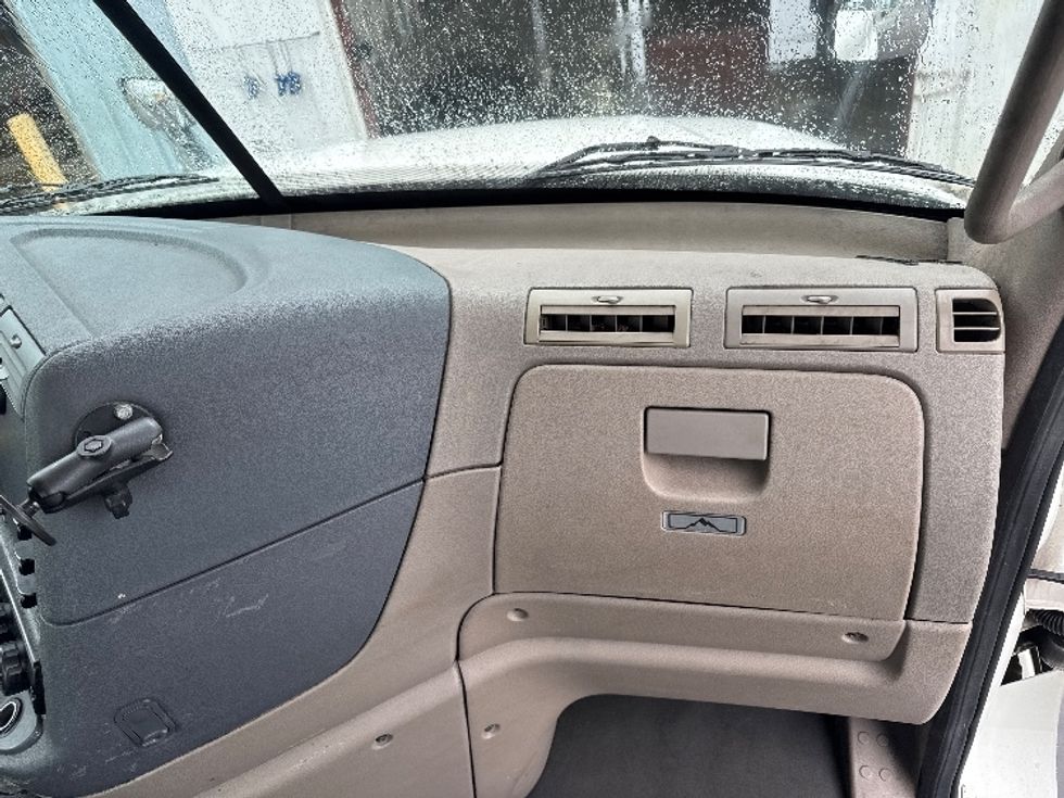 Day Cab Tractor-Heavy Duty Tractors-Freightliner-2018-Cascadia 12564ST-West Sacramento-CA-463,262\n\t\tmiles-$ 35,250 - Image 13