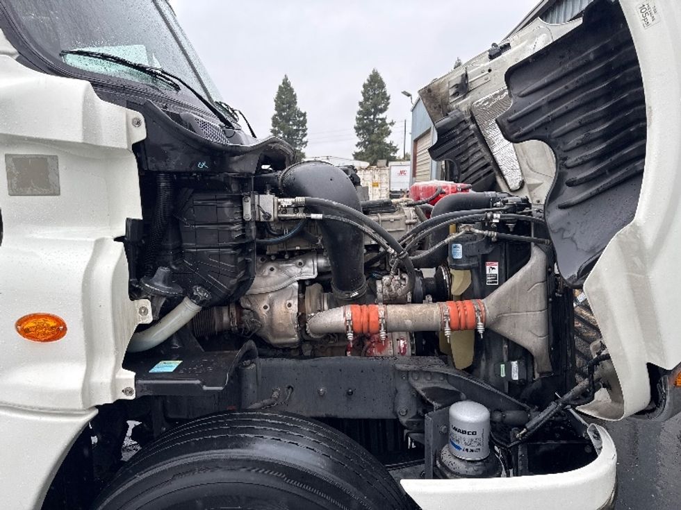 Day Cab Tractor-Heavy Duty Tractors-Freightliner-2018-Cascadia 12564ST-West Sacramento-CA-463,262\n\t\tmiles-$ 35,250 - Image 15
