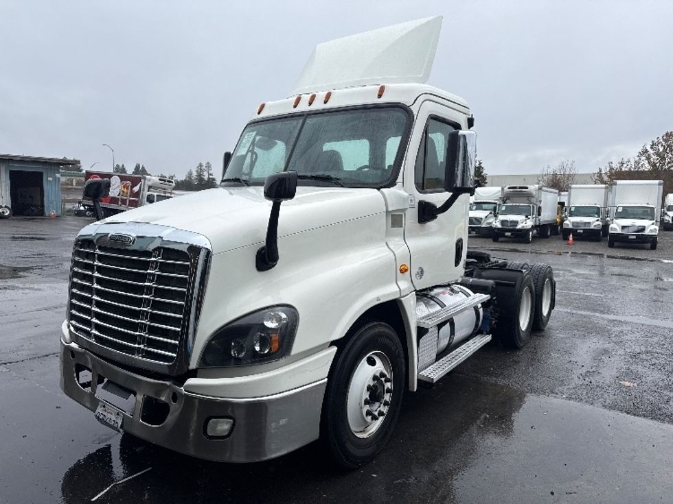 Day Cab Tractor-Heavy Duty Tractors-Freightliner-2018-Cascadia 12564ST-West Sacramento-CA-463,262\n\t\tmiles-$ 35,250 - Image 3
