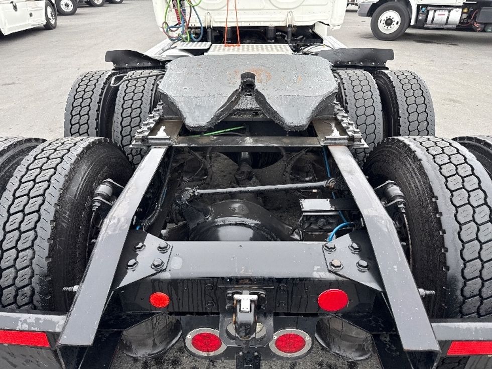 Day Cab Tractor-Heavy Duty Tractors-Freightliner-2018-Cascadia 12564ST-West Sacramento-CA-465,658\n\t\tmiles-$ 36,750 - Image 6