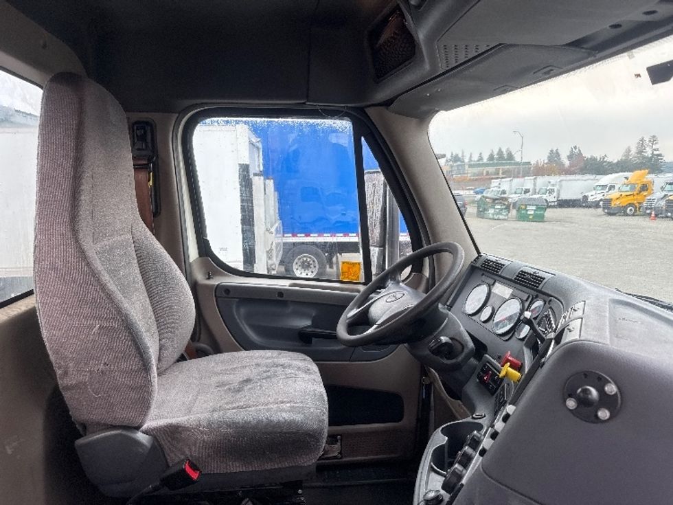 Day Cab Tractor-Heavy Duty Tractors-Freightliner-2018-Cascadia 12564ST-West Sacramento-CA-469,482\n\t\tmiles-$ 33,250 - Image 14