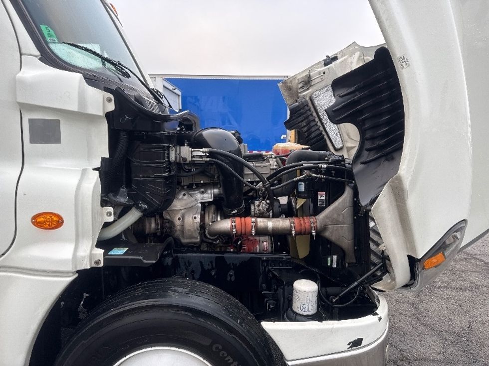 Day Cab Tractor-Heavy Duty Tractors-Freightliner-2018-Cascadia 12564ST-West Sacramento-CA-469,482\n\t\tmiles-$ 33,250 - Image 15