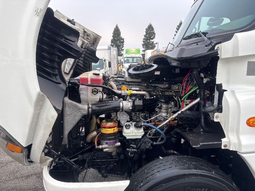 Day Cab Tractor-Heavy Duty Tractors-Freightliner-2018-Cascadia 12564ST-West Sacramento-CA-469,482\n\t\tmiles-$ 33,250 - Image 16