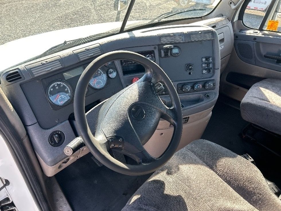 Day Cab Tractor-Heavy Duty Tractors-Freightliner-2018-Cascadia 12564ST-West Sacramento-CA-477,760\n\t\tmiles-$ 34,500 - Image 10