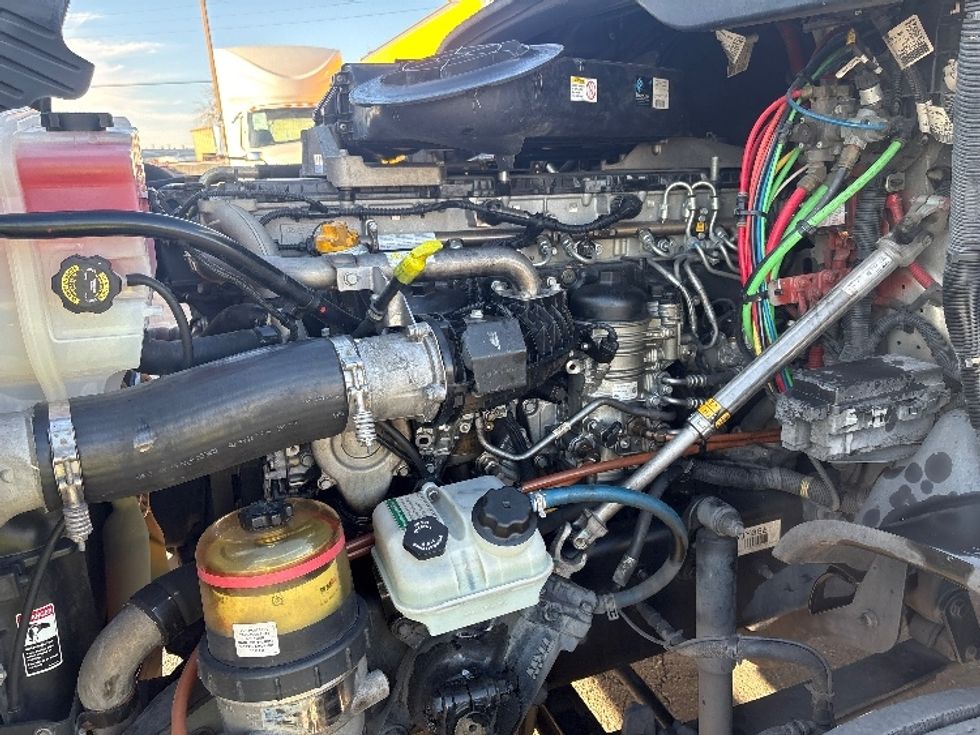 Day Cab Tractor-Heavy Duty Tractors-Freightliner-2018-Cascadia 12564ST-West Sacramento-CA-480,500\n\t\tmiles-$ 34,500 - Image 15