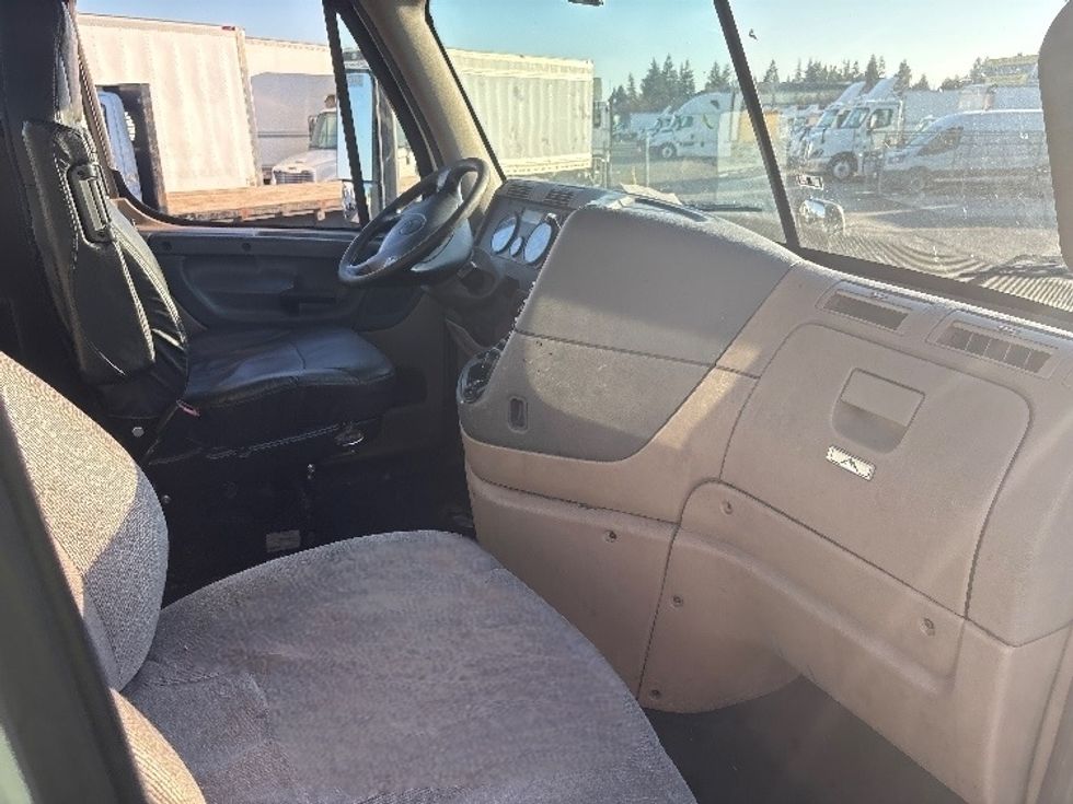 Day Cab Tractor-Heavy Duty Tractors-Freightliner-2018-Cascadia 12564ST-West Sacramento-CA-480,500\n\t\tmiles-$ 34,500 - Image 16