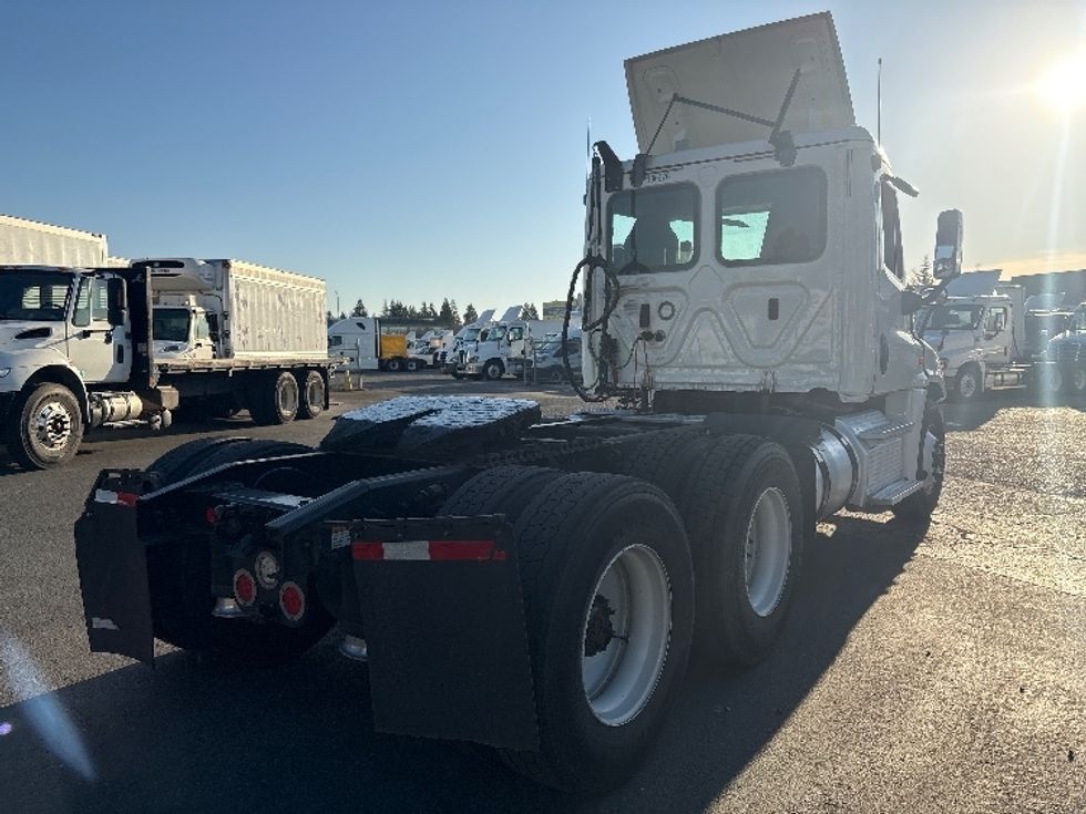 Day Cab Tractor-Heavy Duty Tractors-Freightliner-2018-Cascadia 12564ST-West Sacramento-CA-480,500\n\t\tmiles-$ 34,500 - Image 7