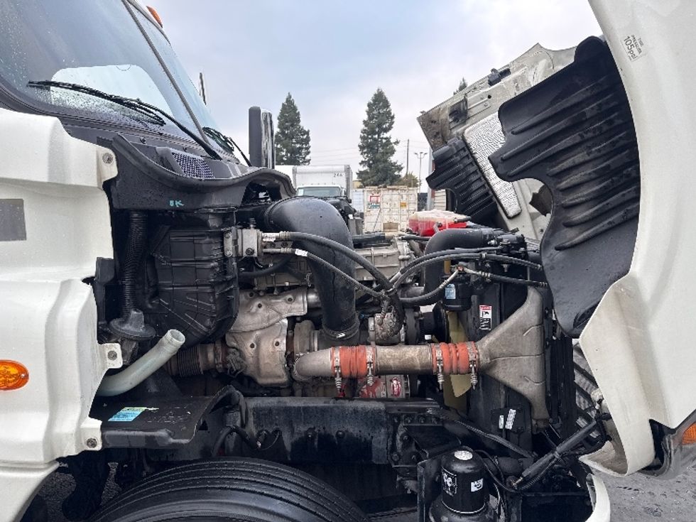 Day Cab Tractor-Heavy Duty Tractors-Freightliner-2018-Cascadia 12564ST-West Sacramento-CA-484,455\n\t\tmiles-$ 32,500 - Image 15