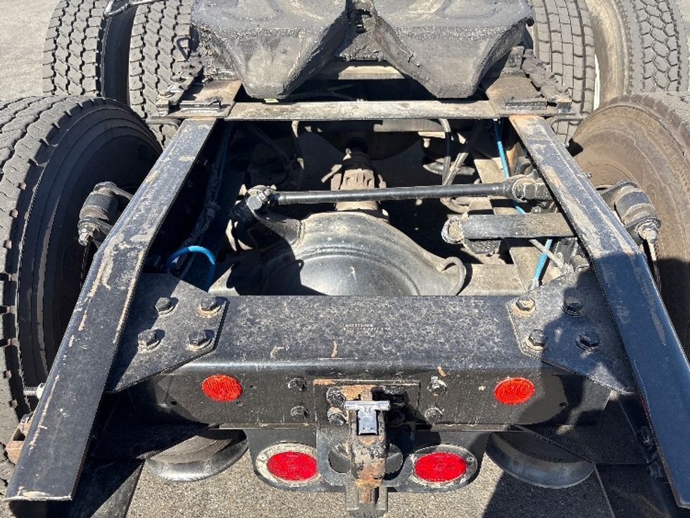 Day Cab Tractor-Heavy Duty Tractors-Freightliner-2018-Cascadia 12564ST-West Sacramento-CA-485,539\n\t\tmiles-$ 34,250 - Image 6