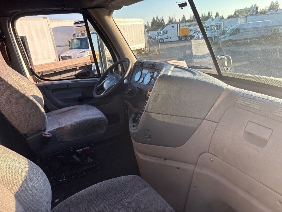 Day Cab Tractor-Heavy Duty Tractors-Freightliner-2018-Cascadia 12564ST-West Sacramento-CA-495,923\n\t\tmiles-$ 33,750 - Image 14