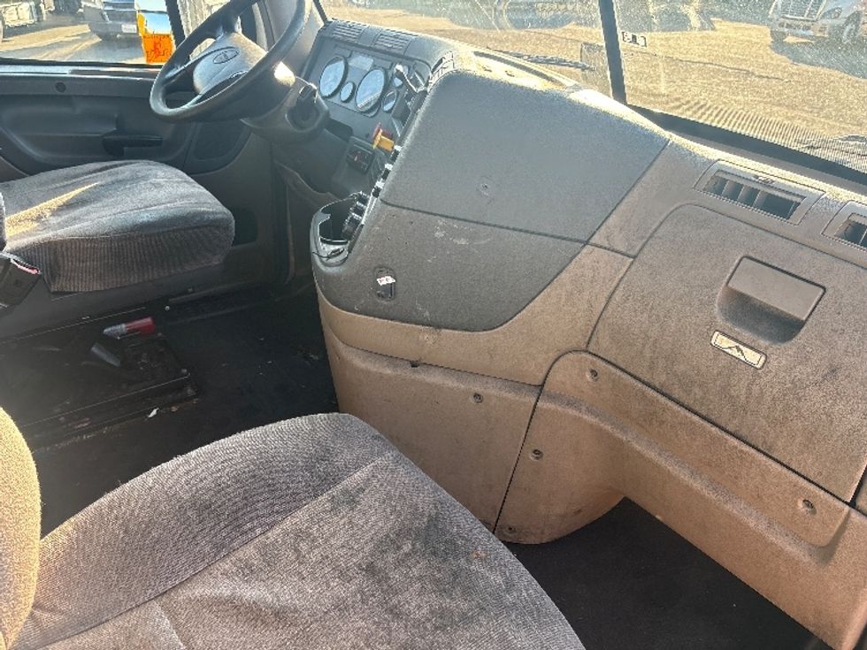 Day Cab Tractor-Heavy Duty Tractors-Freightliner-2018-Cascadia 12564ST-West Sacramento-CA-498,095\n\t\tmiles-$ 33,750 - Image 14