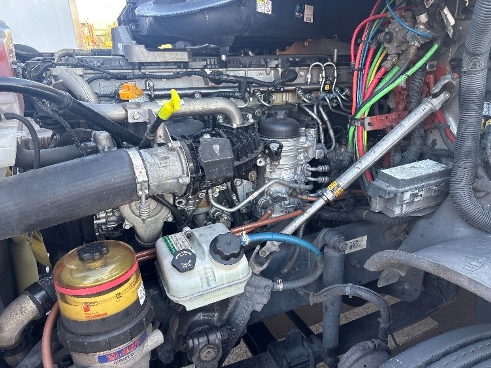 Day Cab Tractor-Heavy Duty Tractors-Freightliner-2018-Cascadia 12564ST-West Sacramento-CA-498,095\n\t\tmiles-$ 33,750 - Image 16