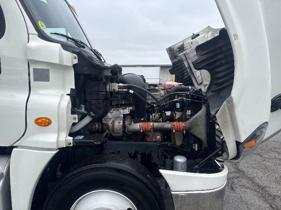 Day Cab Tractor-Heavy Duty Tractors-Freightliner-2018-Cascadia 12564ST-West Sacramento-CA-502,786\n\t\tmiles-$ 31,500 - Image 15