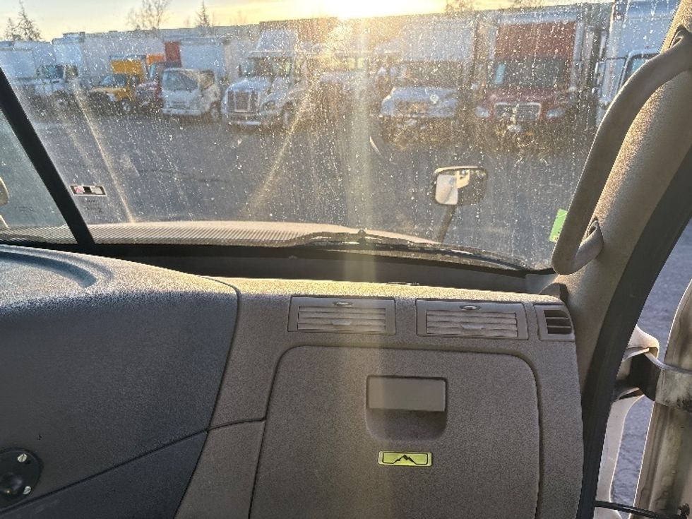 Day Cab Tractor-Heavy Duty Tractors-Freightliner-2018-Cascadia 12564ST-West Sacramento-CA-503,304\n\t\tmiles-$ 33,500 - Image 13