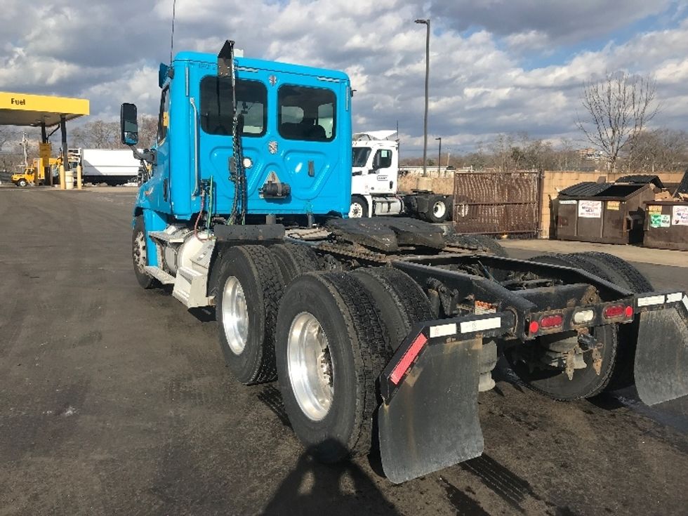 Day Cab Tractor-Heavy Duty Tractors-Freightliner-2018-Cascadia 12564ST-Westfield-MA-325,309\n\t\tmiles-$ 35,750 - Image 5