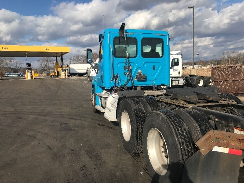 Day Cab Tractor-Heavy Duty Tractors-Freightliner-2018-Cascadia 12564ST-Westfield-MA-363,890\n\t\tmiles-$ 34,500 - Image 5