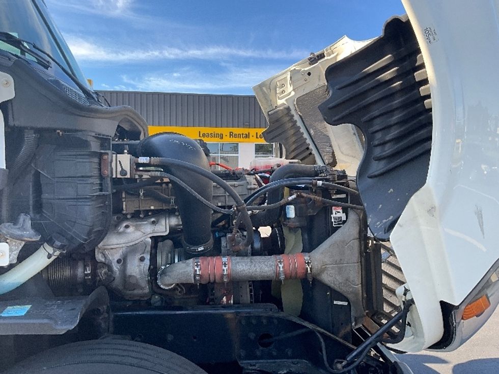 Day Cab Tractor-Heavy Duty Tractors-Freightliner-2018-Cascadia 12564ST-Westfield-MA-460,061\n\t\tmiles-$ 39,250 - Image 14