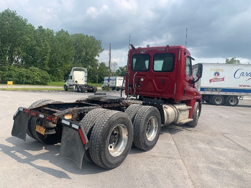 Day Cab Tractor-Heavy Duty Tractors-Freightliner-2018-Cascadia 12564ST-Whitesboro-NY-361,428\n\t\tmiles-$ 41,250 - Image 7