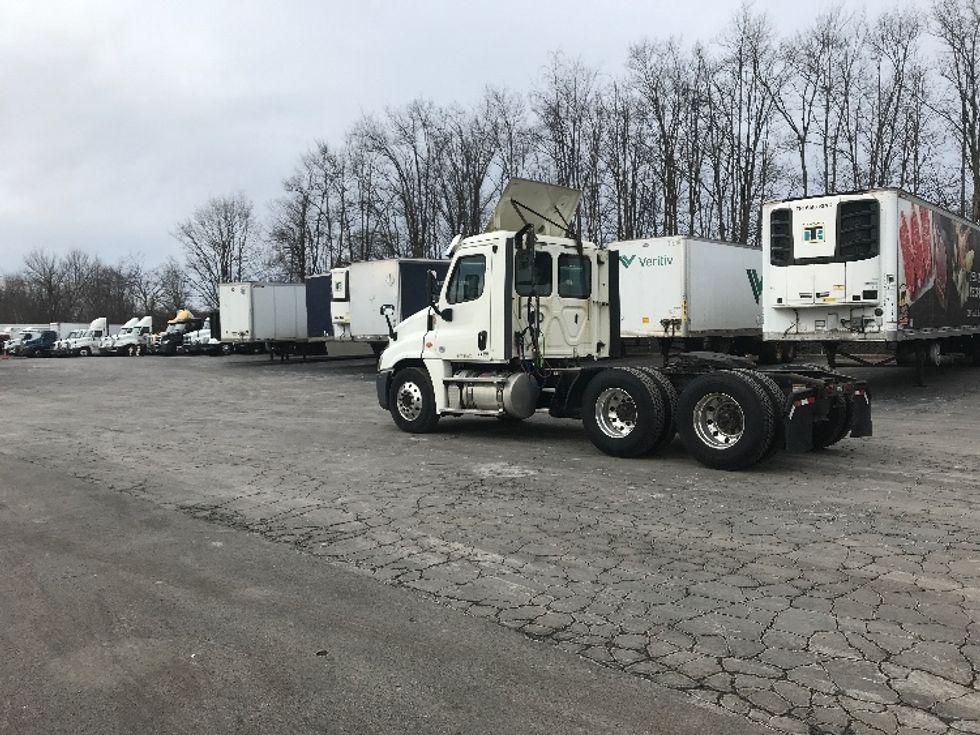 Day Cab Tractor-Heavy Duty Tractors-Freightliner-2018-Cascadia 12564ST-Whitesboro-NY-612,325\n\t\tmiles-$ 24,250 - Image 5