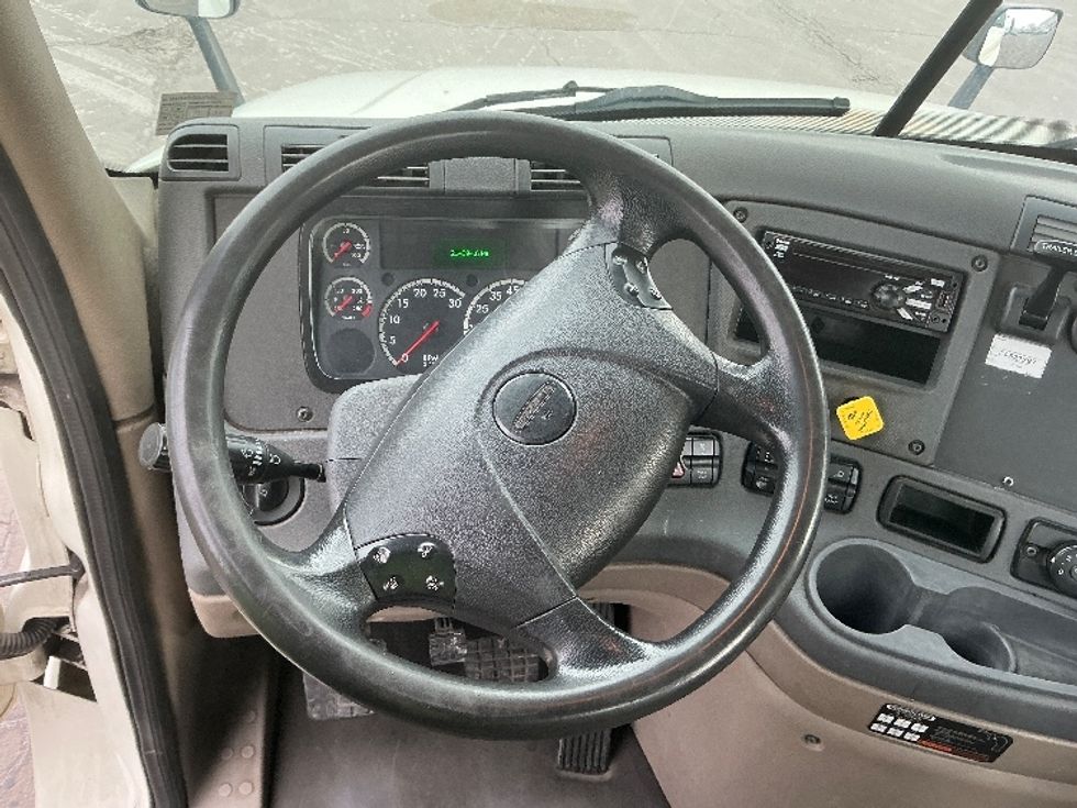 Day Cab Tractor-Heavy Duty Tractors-Freightliner-2018-Cascadia 12564ST-Wilkes Barre-PA-214,095\n\t\tmiles-$ 41,250 - Image 11