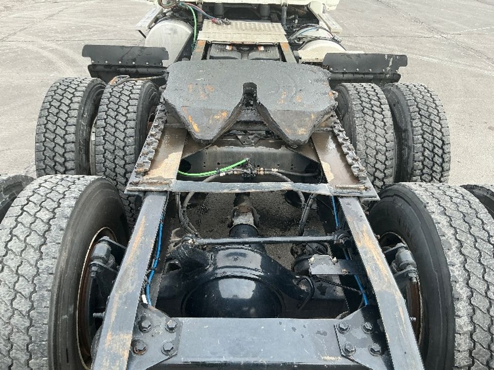 Day Cab Tractor-Heavy Duty Tractors-Freightliner-2018-Cascadia 12564ST-Wilkes Barre-PA-214,095\n\t\tmiles-$ 41,250 - Image 6