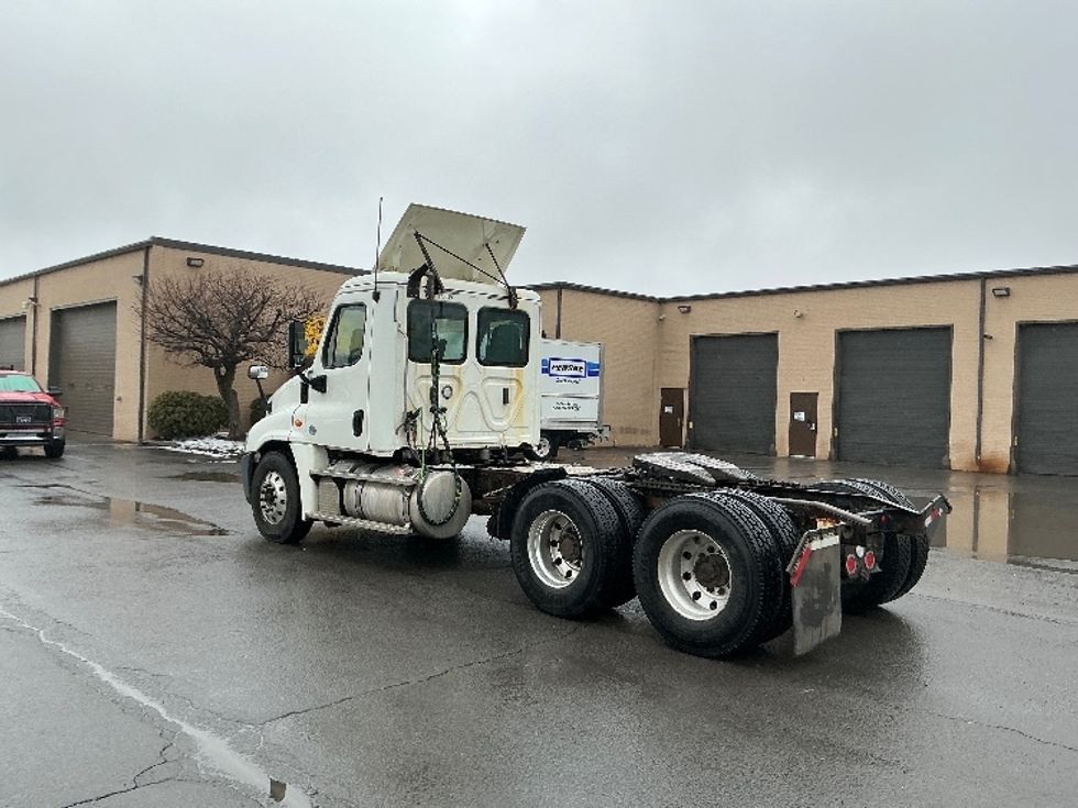 Day Cab Tractor-Heavy Duty Tractors-Freightliner-2018-Cascadia 12564ST-Wilkes Barre-PA-452,620\n\t\tmiles-$ 29,500 - Image 5