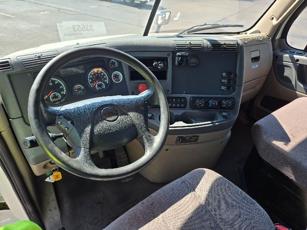 Day Cab Tractor-Heavy Duty Tractors-Freightliner-2018-Cascadia 12564ST-Ypsilanti-MI-419,912\n\t\tmiles-$ 34,500 - Image 11