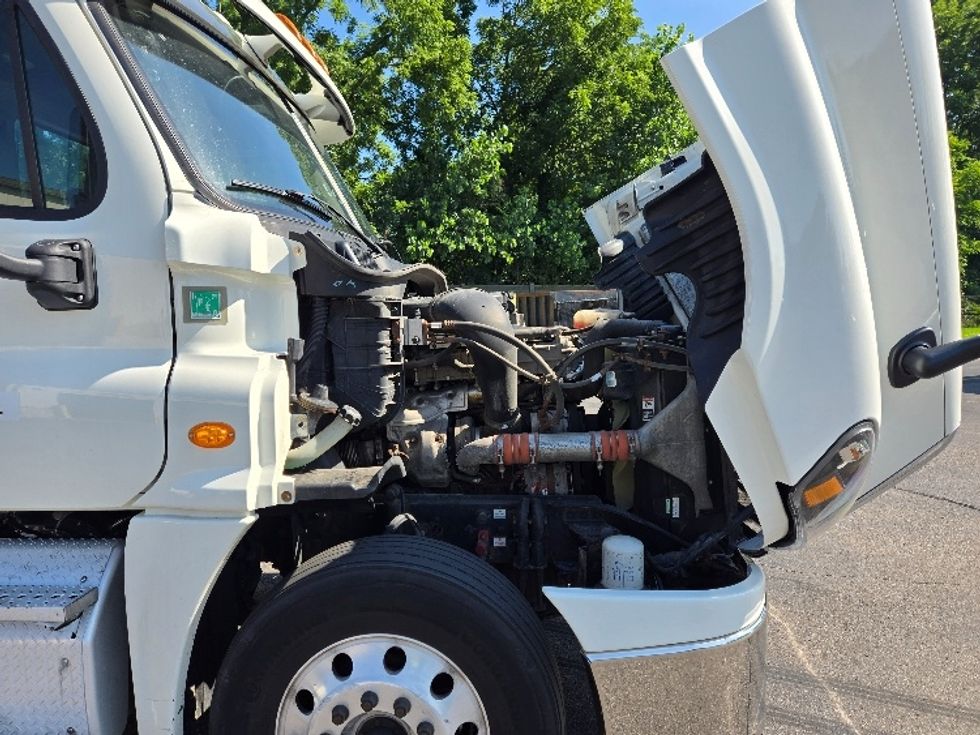 Day Cab Tractor-Heavy Duty Tractors-Freightliner-2018-Cascadia 12564ST-Ypsilanti-MI-419,912\n\t\tmiles-$ 34,500 - Image 15