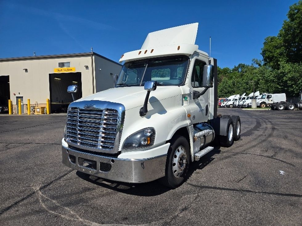 Day Cab Tractor-Heavy Duty Tractors-Freightliner-2018-Cascadia 12564ST-Ypsilanti-MI-419,912\n\t\tmiles-$ 34,500 - Image 3