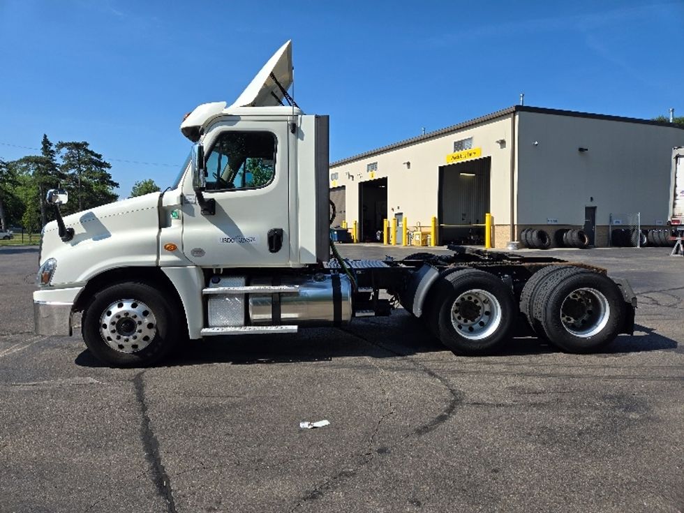 Day Cab Tractor-Heavy Duty Tractors-Freightliner-2018-Cascadia 12564ST-Ypsilanti-MI-419,912\n\t\tmiles-$ 34,500 - Image 4