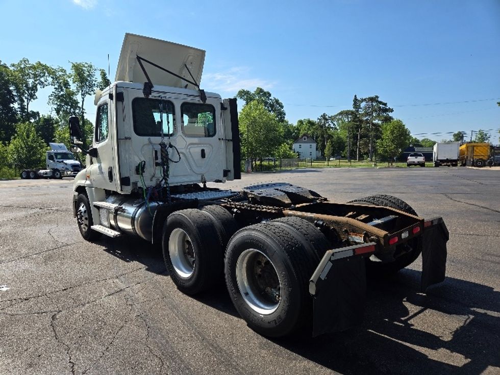 Day Cab Tractor-Heavy Duty Tractors-Freightliner-2018-Cascadia 12564ST-Ypsilanti-MI-419,912\n\t\tmiles-$ 34,500 - Image 5