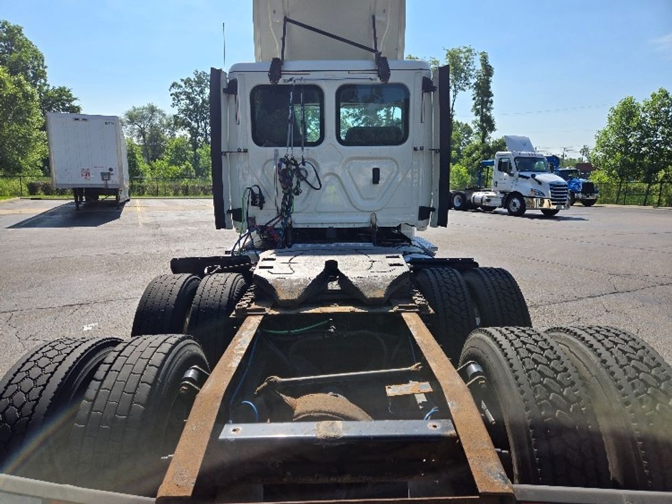 Day Cab Tractor-Heavy Duty Tractors-Freightliner-2018-Cascadia 12564ST-Ypsilanti-MI-419,912\n\t\tmiles-$ 34,500 - Image 6