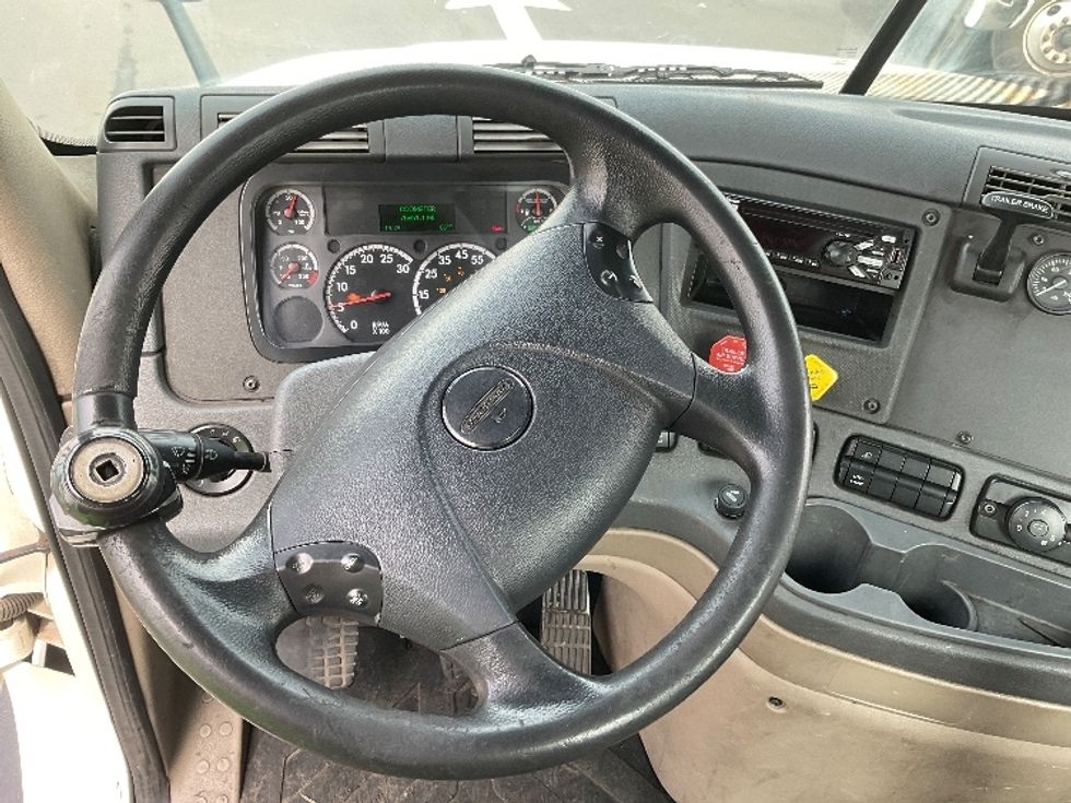 Day Cab Tractor-Heavy Duty Tractors-Freightliner-2018-Cascadia 12584ST-Torrance-CA-75,885\n\t\tmiles-$ 71,000 - Image 11