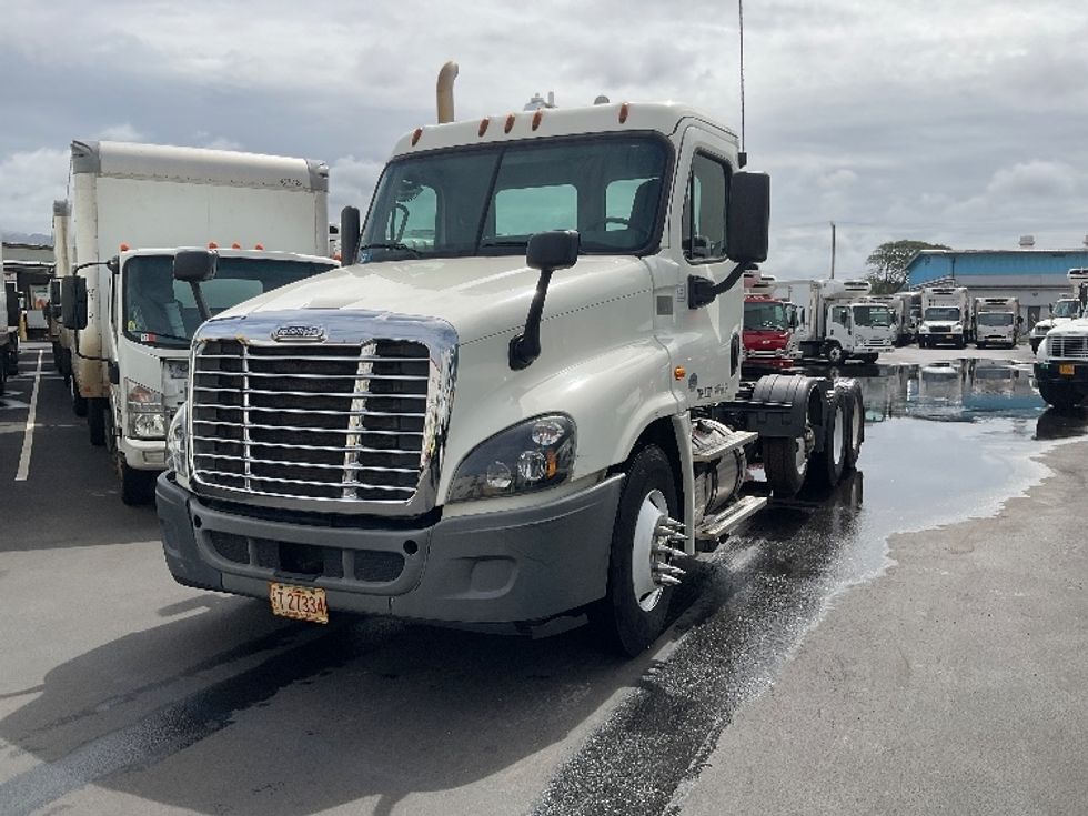 Day Cab Tractor-Heavy Duty Tractors-Freightliner-2018-Cascadia 12584ST-Torrance-CA-75,885\n\t\tmiles-$ 71,000 - Image 3