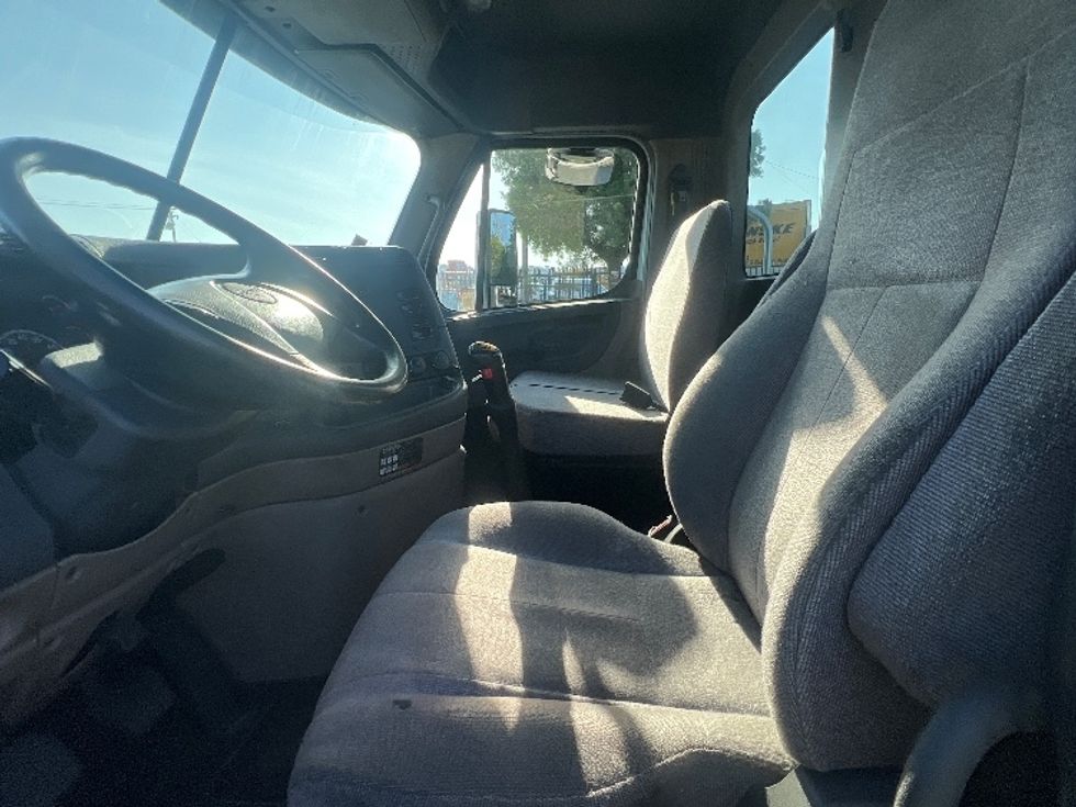 Day Cab Tractor-Heavy Duty Tractors-Freightliner-2018-Cascadia 12584ST-Torrance-CA-80,096\n\t\tmiles-$ 72,750 - Image 10