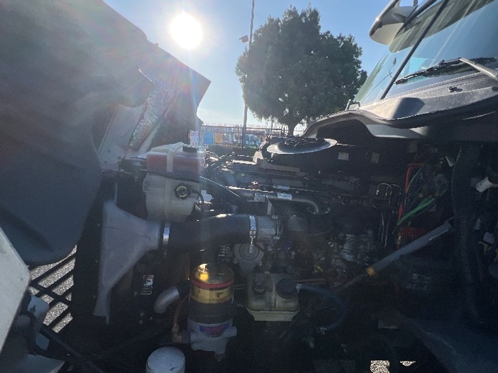 Day Cab Tractor-Heavy Duty Tractors-Freightliner-2018-Cascadia 12584ST-Torrance-CA-80,096\n\t\tmiles-$ 72,750 - Image 16