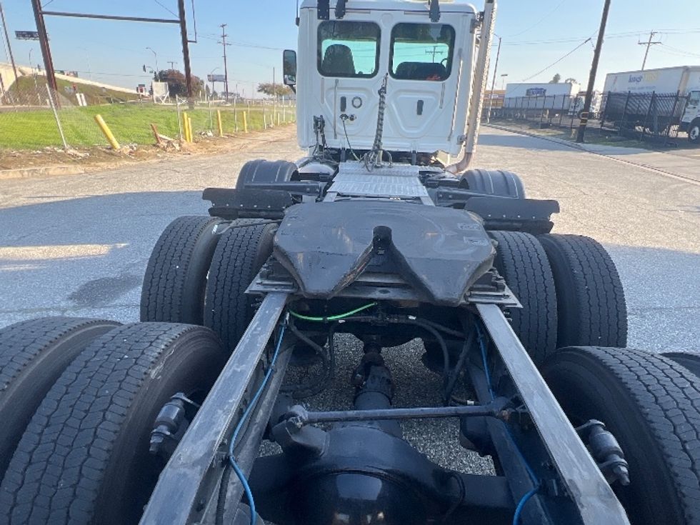 Day Cab Tractor-Heavy Duty Tractors-Freightliner-2018-Cascadia 12584ST-Torrance-CA-80,096\n\t\tmiles-$ 72,750 - Image 6