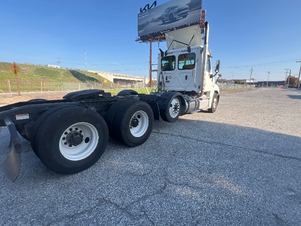 Day Cab Tractor-Heavy Duty Tractors-Freightliner-2018-Cascadia 12584ST-Torrance-CA-80,096\n\t\tmiles-$ 72,750 - Image 7