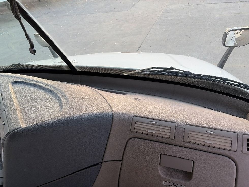 Day Cab Tractor-Heavy Duty Tractors-Freightliner-2018-Cascadia X11362ST-Dallas-TX-679,213\n\t\tmiles-$ 22,750 - Image 13