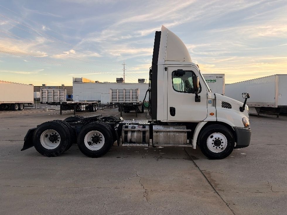 Day Cab Tractor-Heavy Duty Tractors-Freightliner-2018-Cascadia X11362ST-Dallas-TX-679,213\n\t\tmiles-$ 22,750 - Image 8