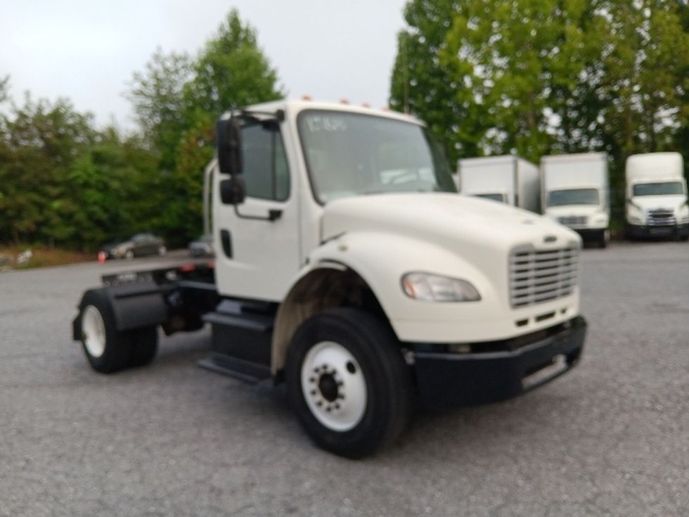 Day Cab Tractor-Heavy Duty Tractors-Freightliner-2018-M2-Blountville-TN-100,594\n\t\tmiles-$ 55,750 - Image 1